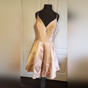 Elegant Pale Pink Alyce Paris V-Neck Short Dress Size 10